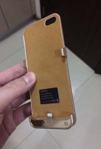 为iPhone5S买的背夹式充电宝不用线就是容量有点小